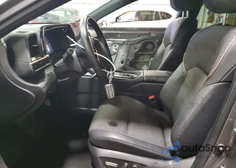 2023 Toyota Crown Xle z USA, uszkodzony, nr VIN JTDAAAAF0P3006545